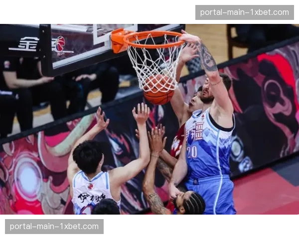 争冠隐忧:海鹰二线核心埃曼沃里训练中意外扭伤踝部 争冠隐忧:海鹰二线核心埃曼沃里训练中意外扭伤踝部